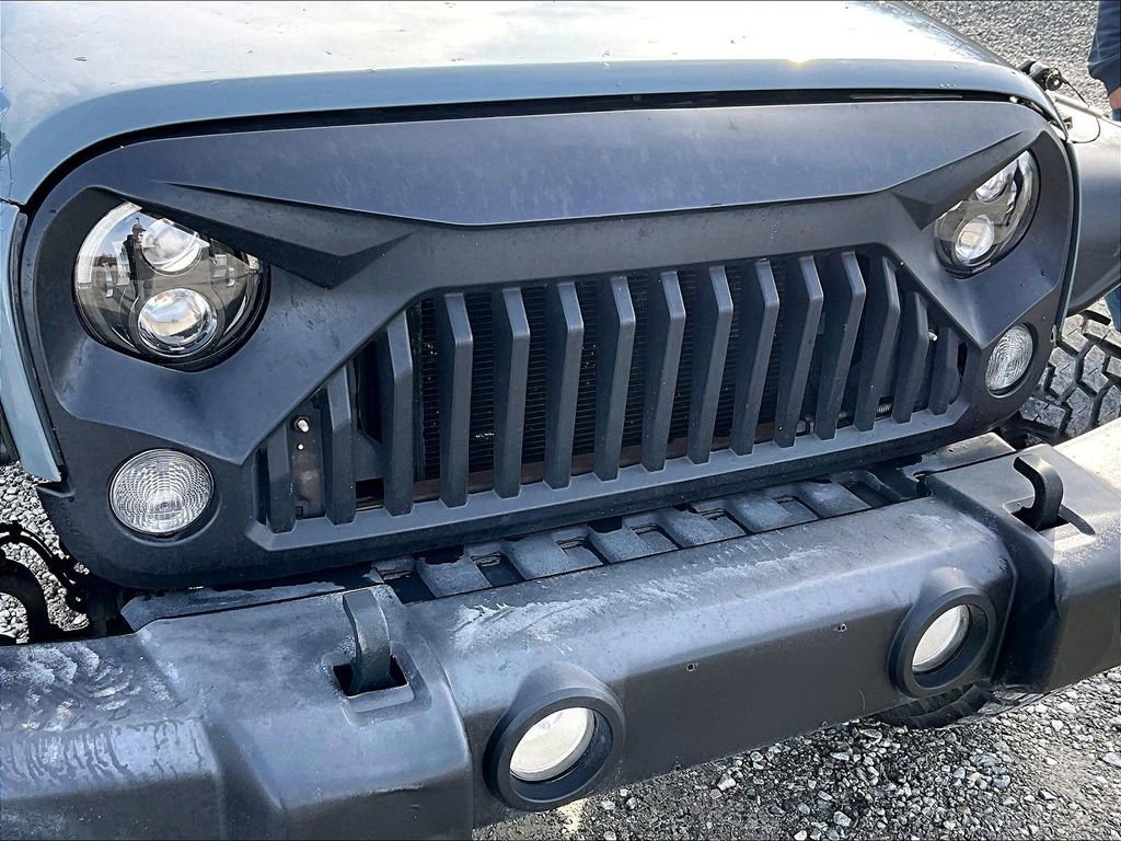 Used 2014 Jeep Wrangler Rubicon w/ Power Convenience Group AWD/4WD image 24