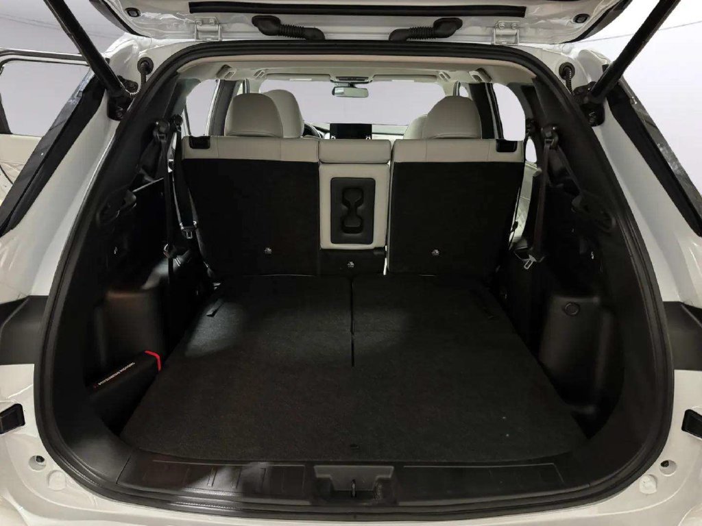 Used 2024 Mitsubishi Outlander SEL AWD/4WD image 30