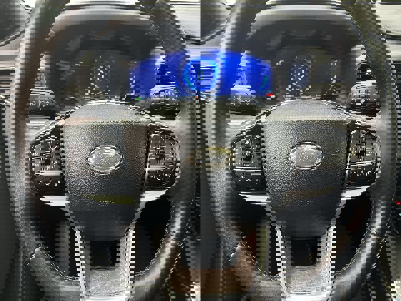 Certified 2023 Ford Explorer Platinum w/ Equipment Group 601A AWD/4WD image 18