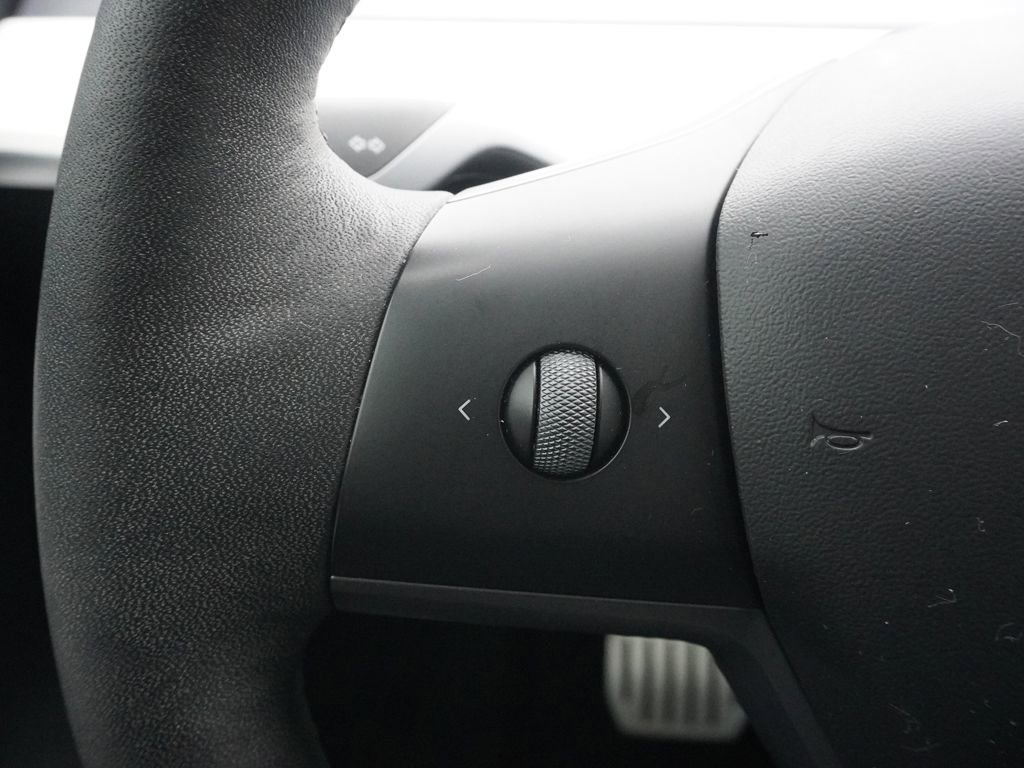 Used 2022 Tesla Model Y Performance image 35