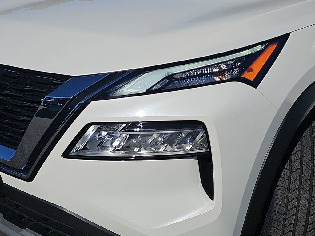 Used 2022 Nissan Rogue SV w/ SV Premium Package image 35