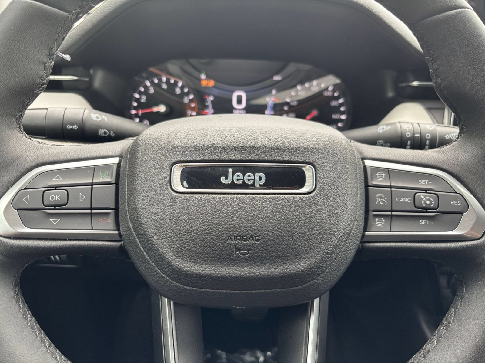 Used 2025 Jeep Compass Limited AWD/4WD image 28