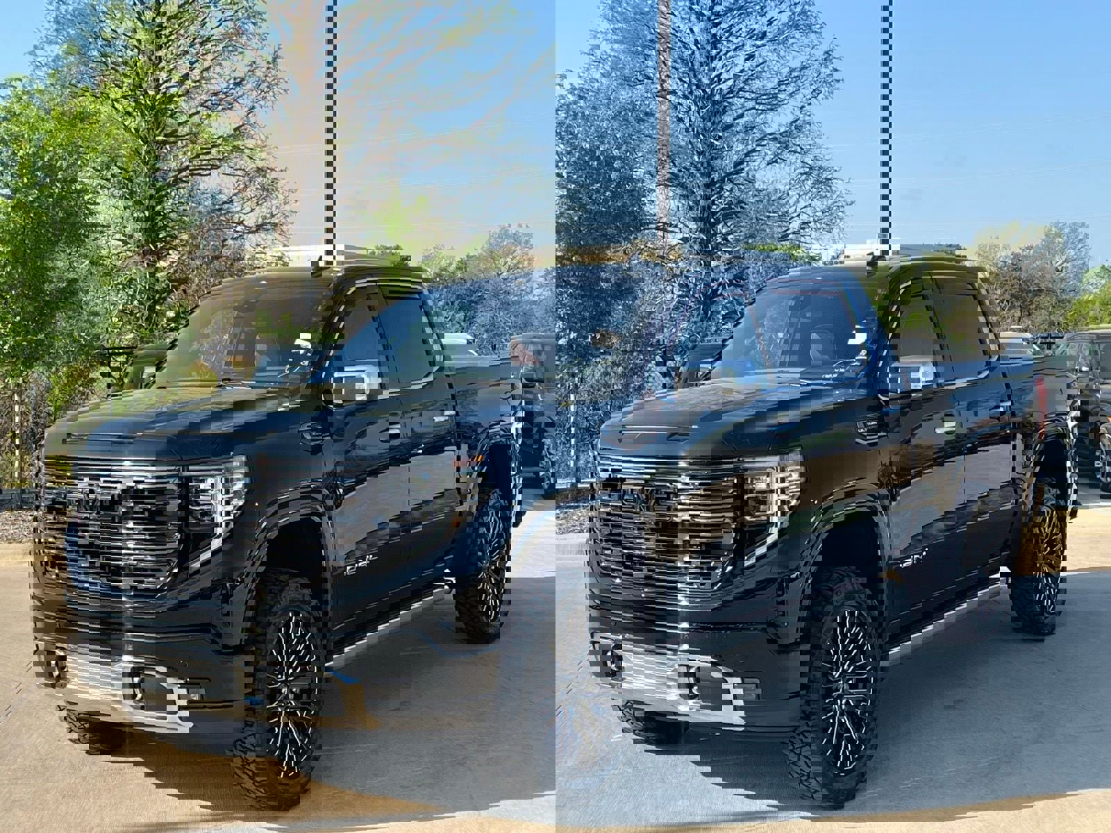 Used 2025 GMC Sierra 1500 Denali Ultimate image 5