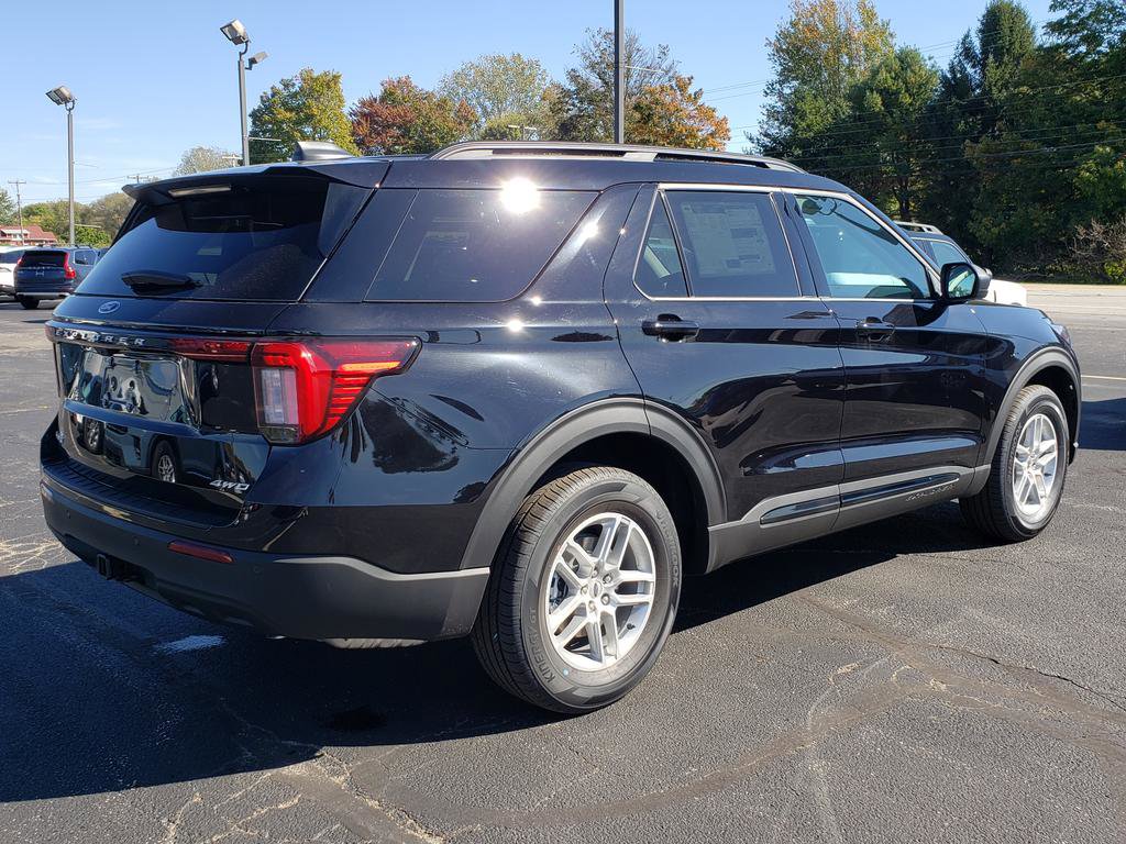 New 2026 Ford Explorer Active image 8
