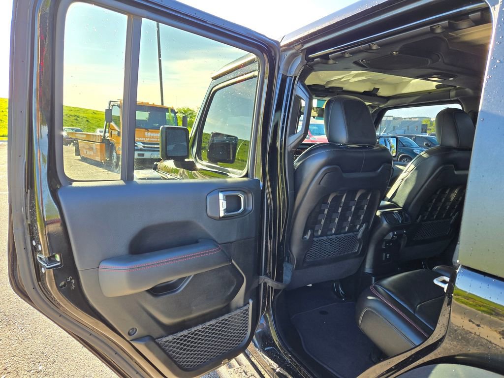 Used 2018 Jeep Wrangler Unlimited Rubicon w/ Safety Group AWD/4WD image 29