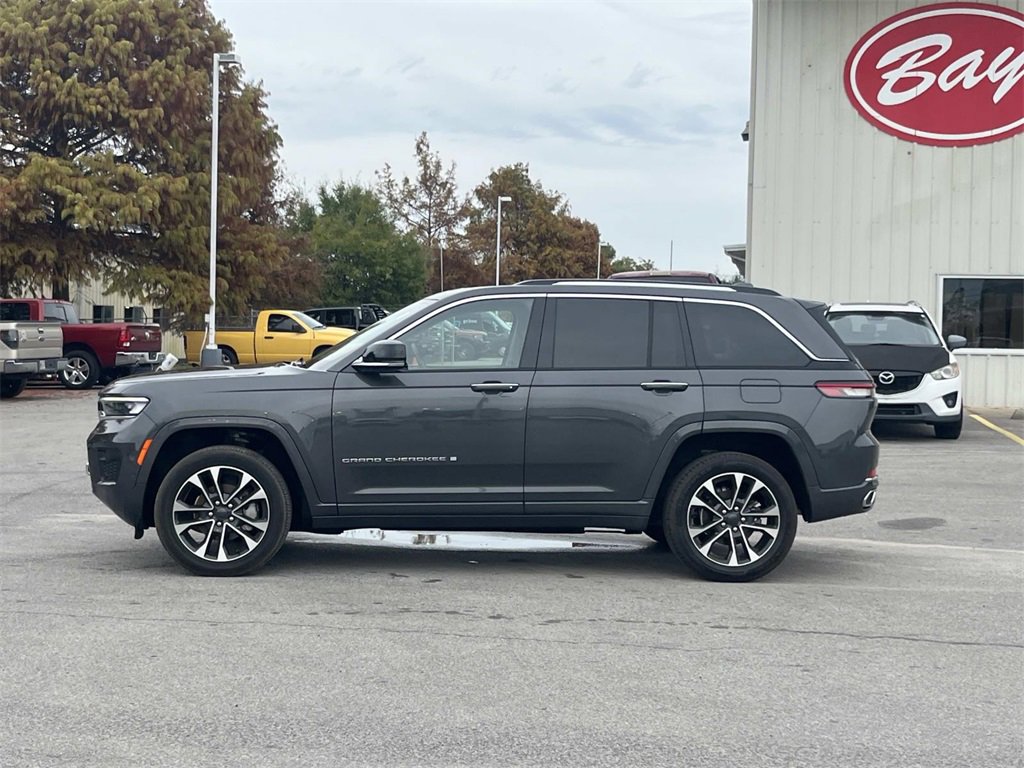 Used 2022 Jeep Grand Cherokee Overland w/ Luxury Tech Group IV image 2