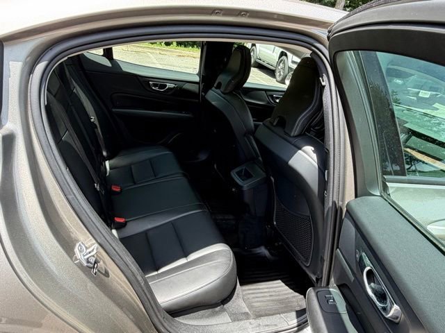 Used 2019 Volvo S60 T6 Momentum w/ Multimedia Package AWD/4WD image 41