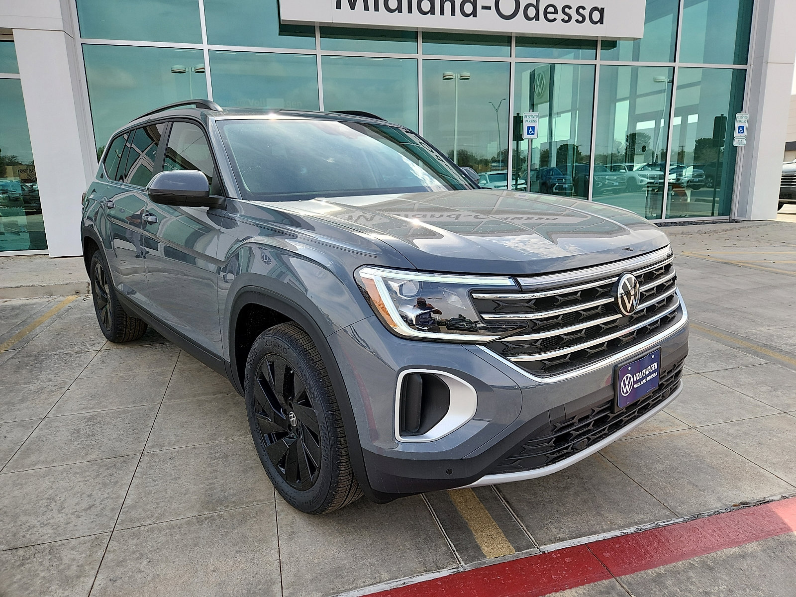 New 2026 Volkswagen Atlas SE image 1