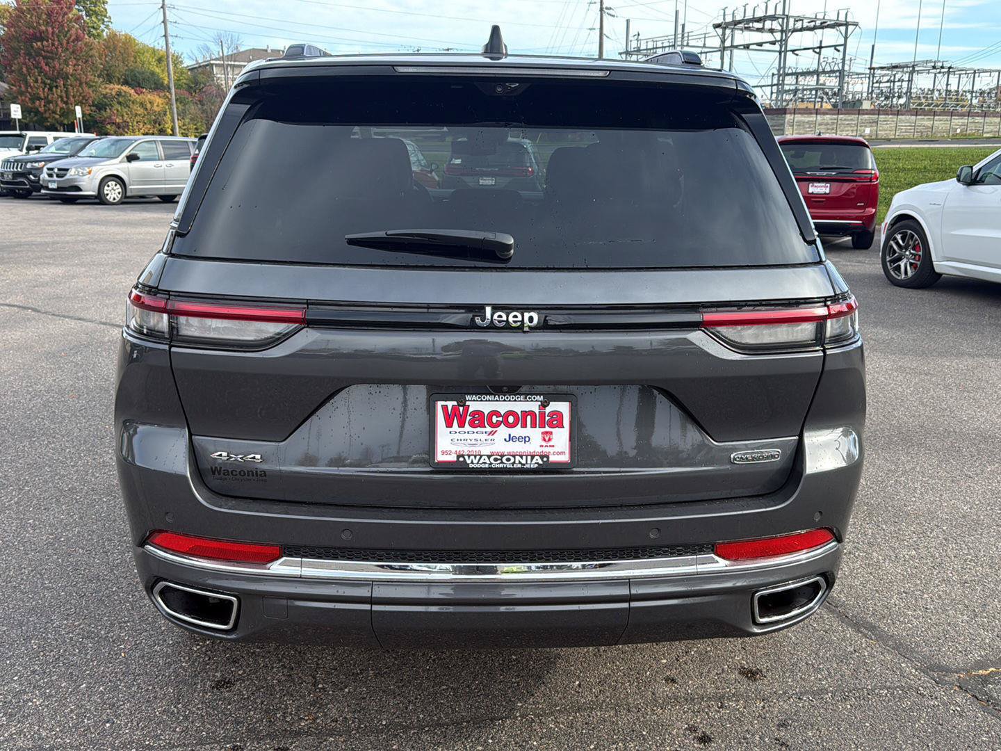 Used 2023 Jeep Grand Cherokee Overland w/ Luxury Tech Group IV AWD/4WD image 5