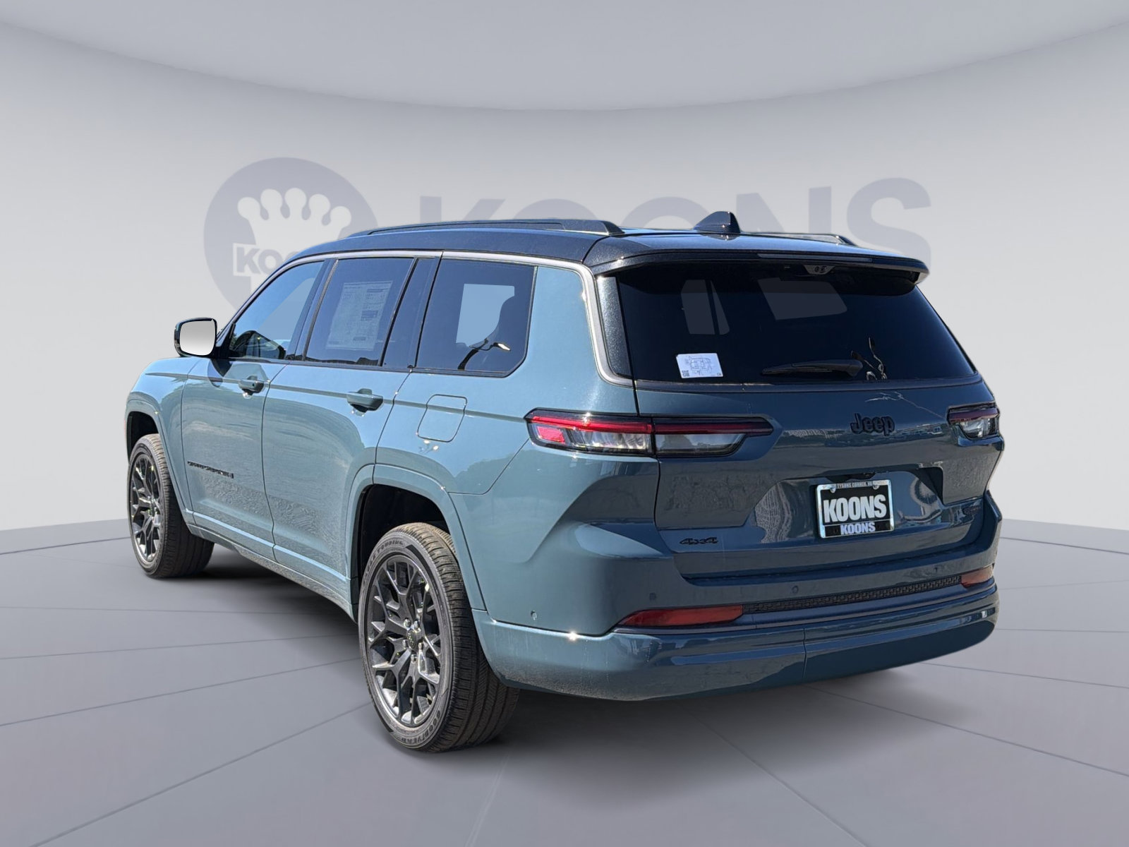 New 2026 Jeep Grand Cherokee L Summit w/ Obsidian Package AWD/4WD image 4