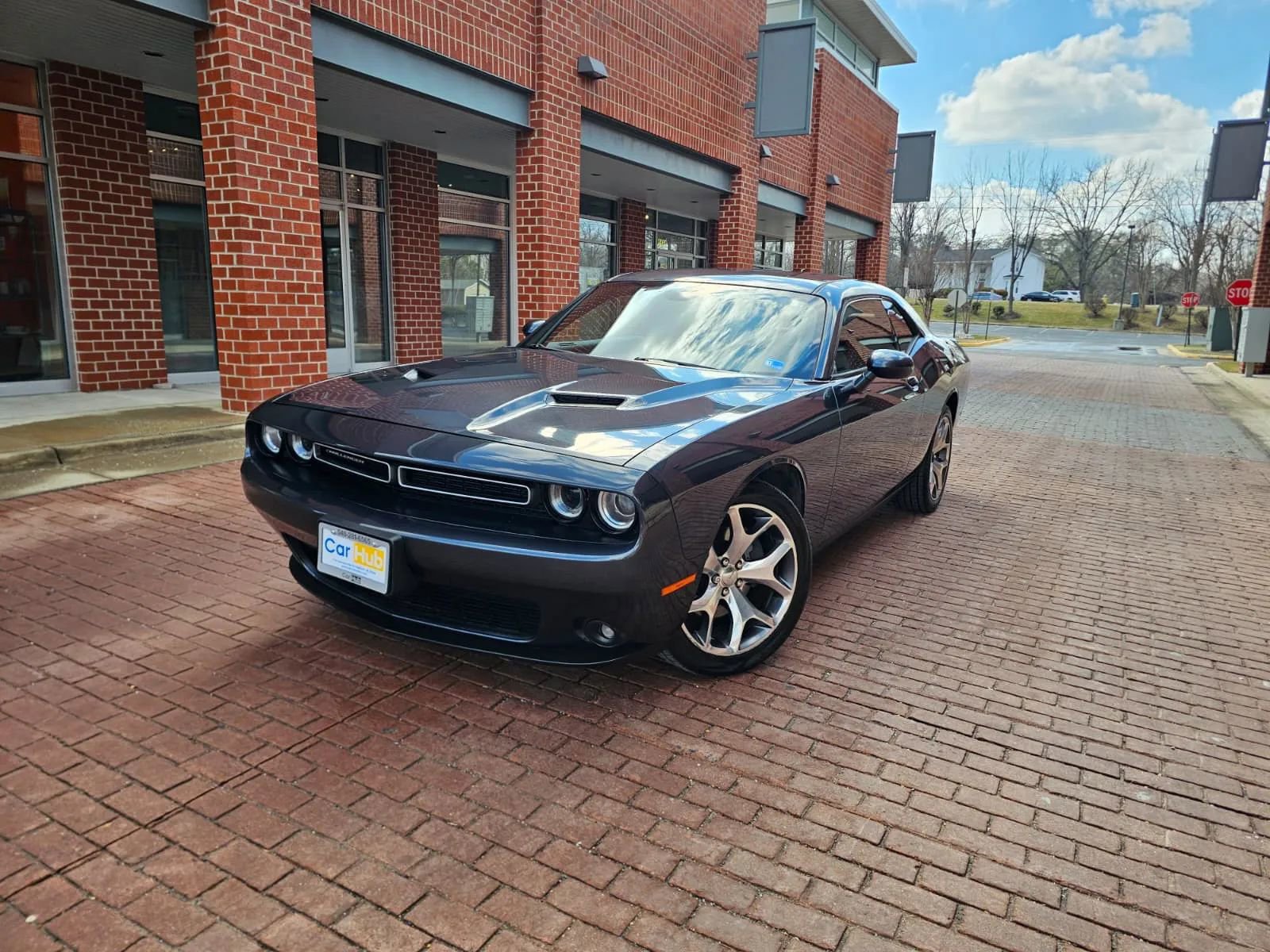 Used 2016 Dodge Challenger SXT Plus image 3