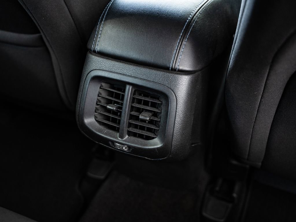 Used 2019 Jeep Cherokee Latitude w/ Popular Appearance Group image 33