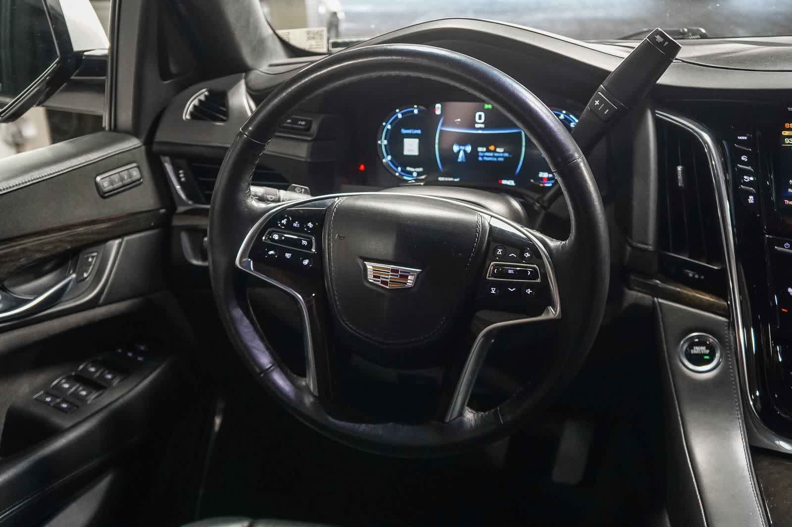 Used 2018 Cadillac Escalade ESV Platinum AWD/4WD image 15