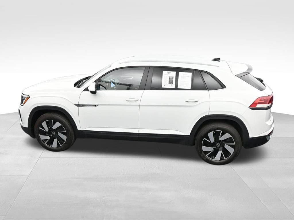 Used 2025 Volkswagen Atlas Cross Sport SE FWD image 30