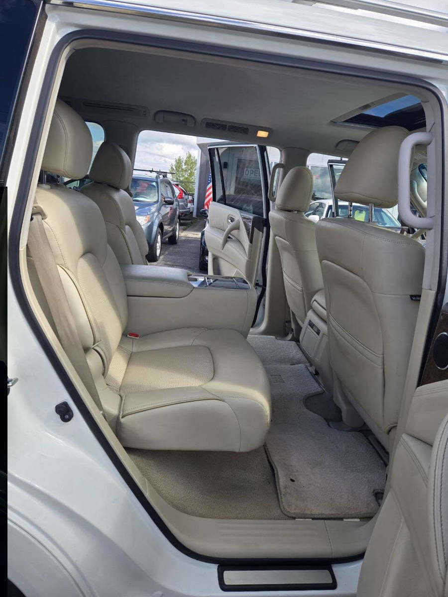 Used 2016 INFINITI QX80 Luxe w/ 22" Wheel Package image 43