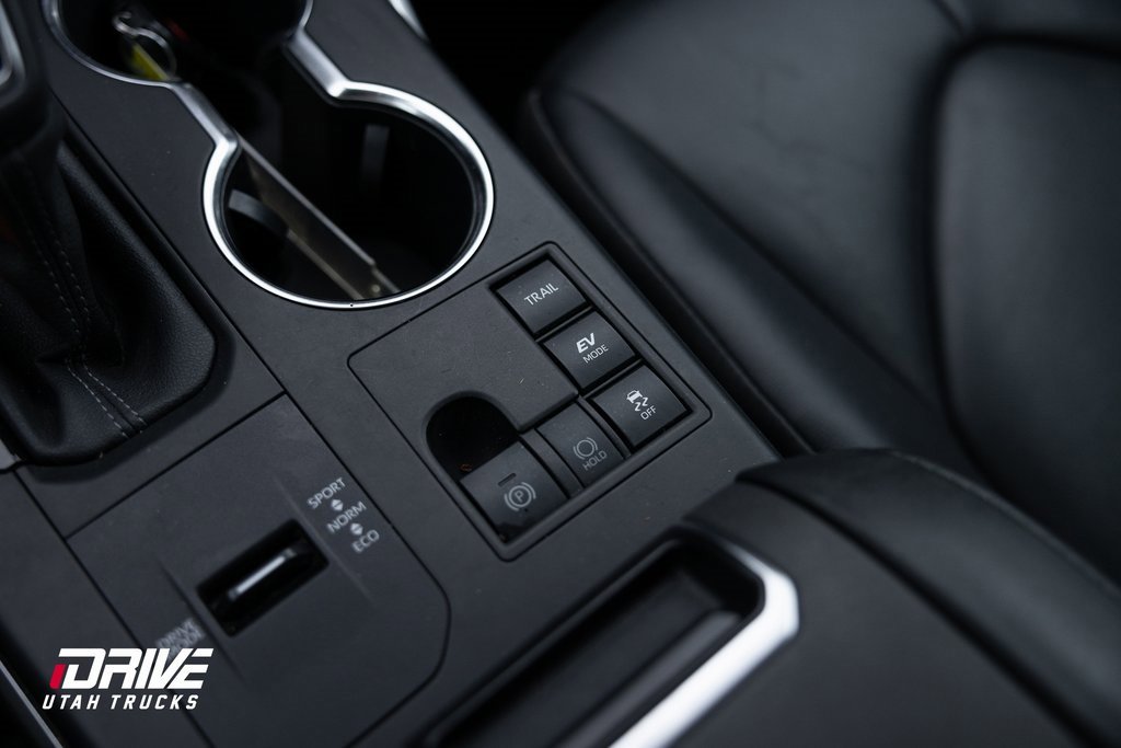 Used 2023 Toyota Highlander XLE image 41