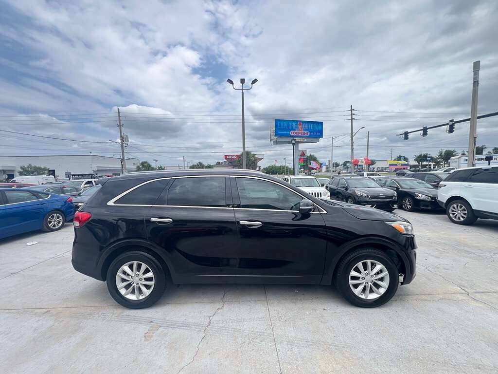 Used 2018 Kia Sorento FWD image 9