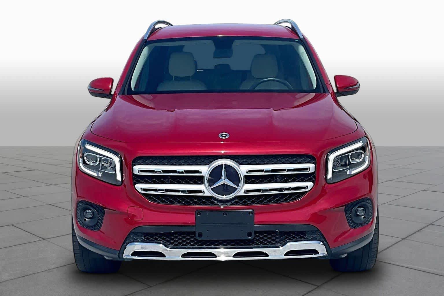 Used 2022 Mercedes-Benz GLB 250 4MATIC w/ Premium Package Lite image 4