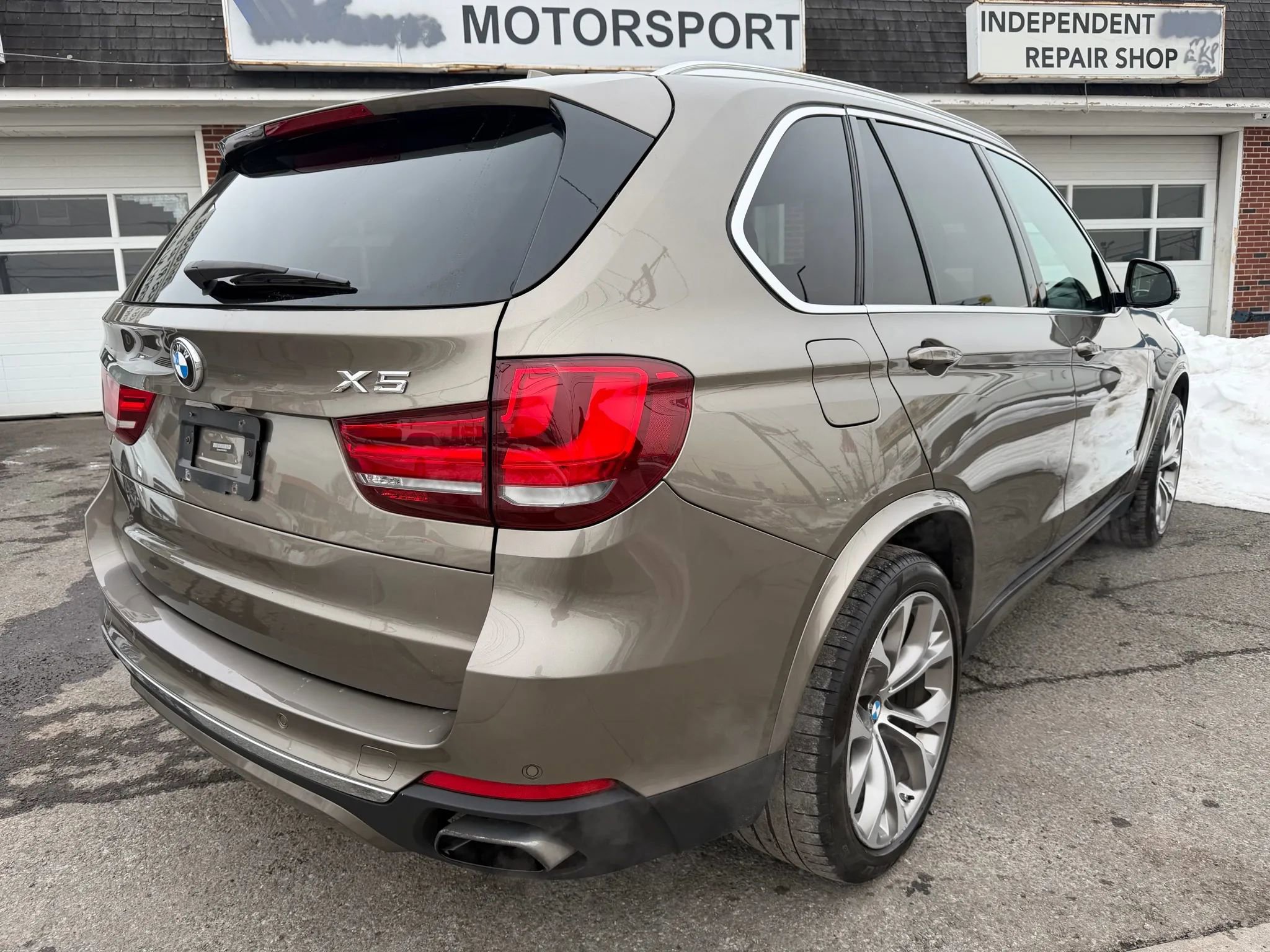 Used 2017 BMW X5 xDrive50i AWD/4WD image 5