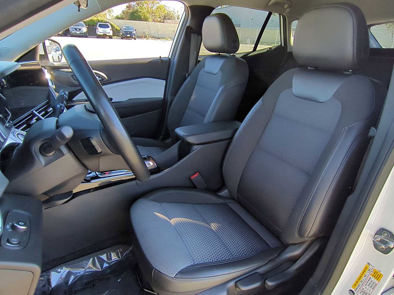 Used 2024 Chevrolet Trax LT w/ Driver Confidence Package image 22