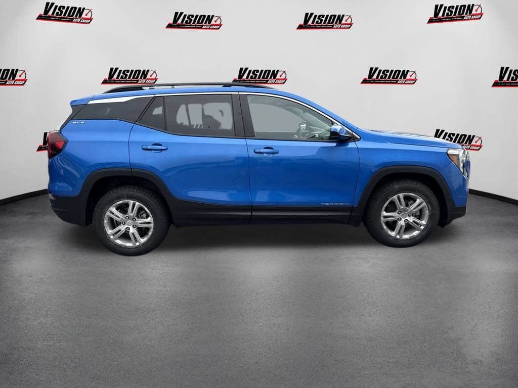 Used 2024 GMC Terrain SLE w/ Driver Convenience Package AWD/4WD image 4