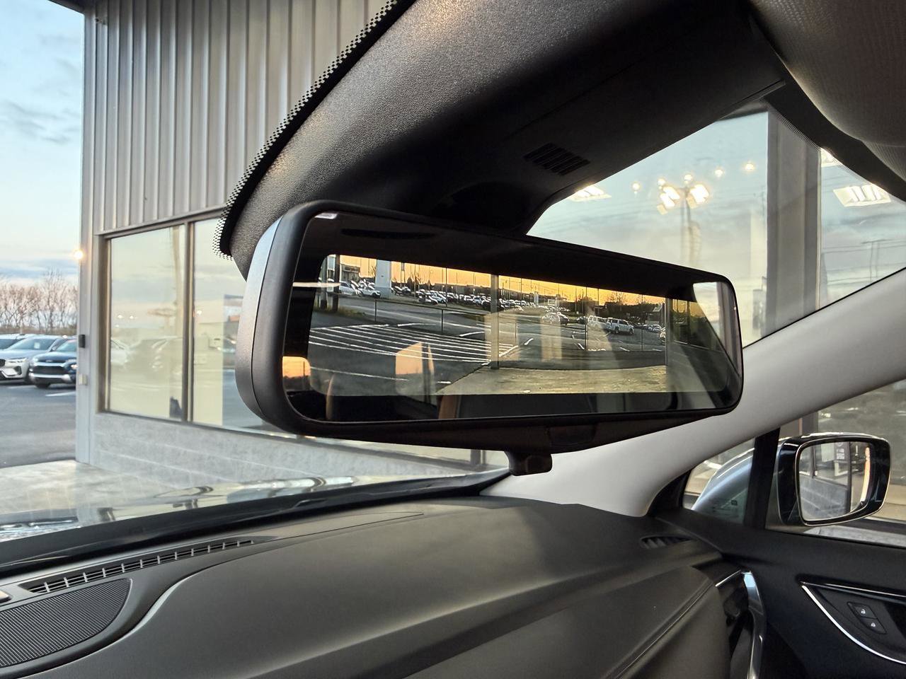 Used 2021 Buick Enclave Avenir w/ Avenir Technology Package image 32