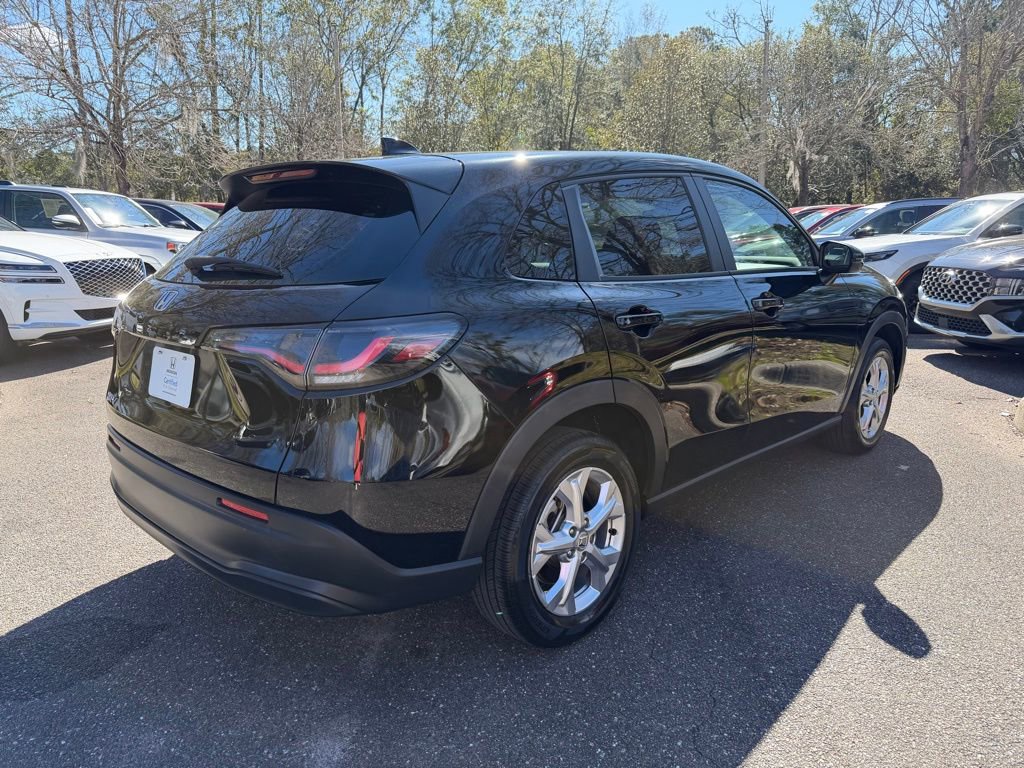 Certified 2023 Honda HR-V LX image 6