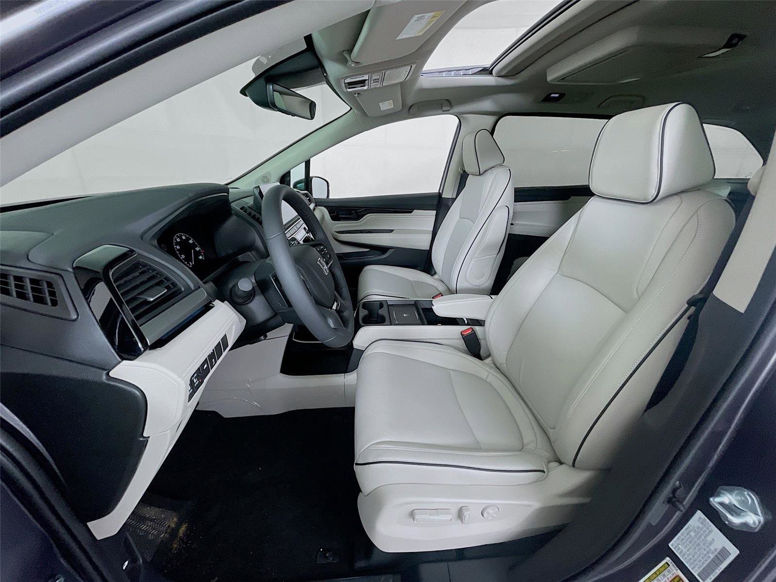 New 2026 Honda Odyssey Touring image 18
