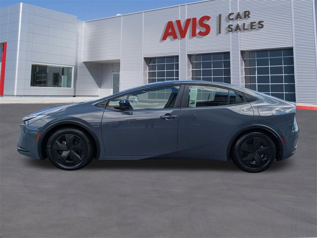 Used 2024 Toyota Prius LE image 10