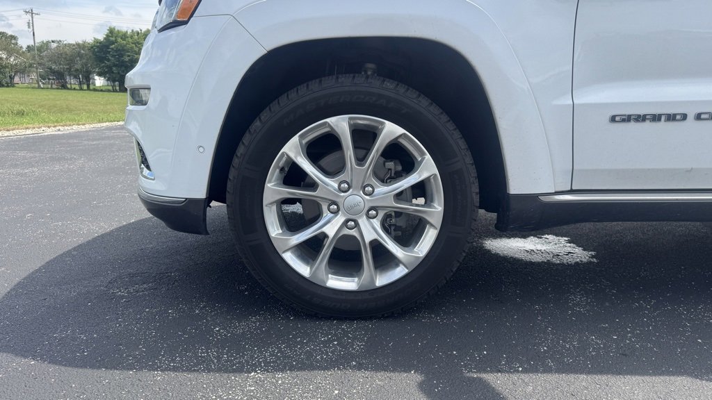 Used 2018 Jeep Cherokee Latitude Plus w/ Cold Weather Group image 32