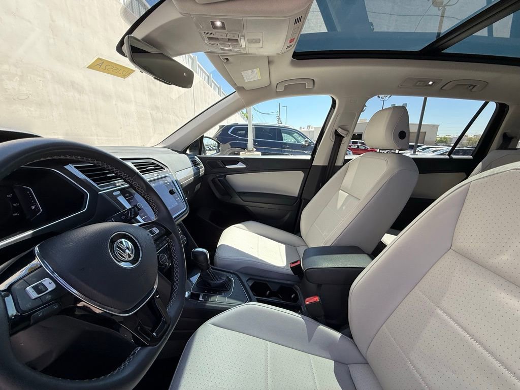 Used 2021 Volkswagen Tiguan SEL w/ 3-Row Tiguan MDO Package image 5