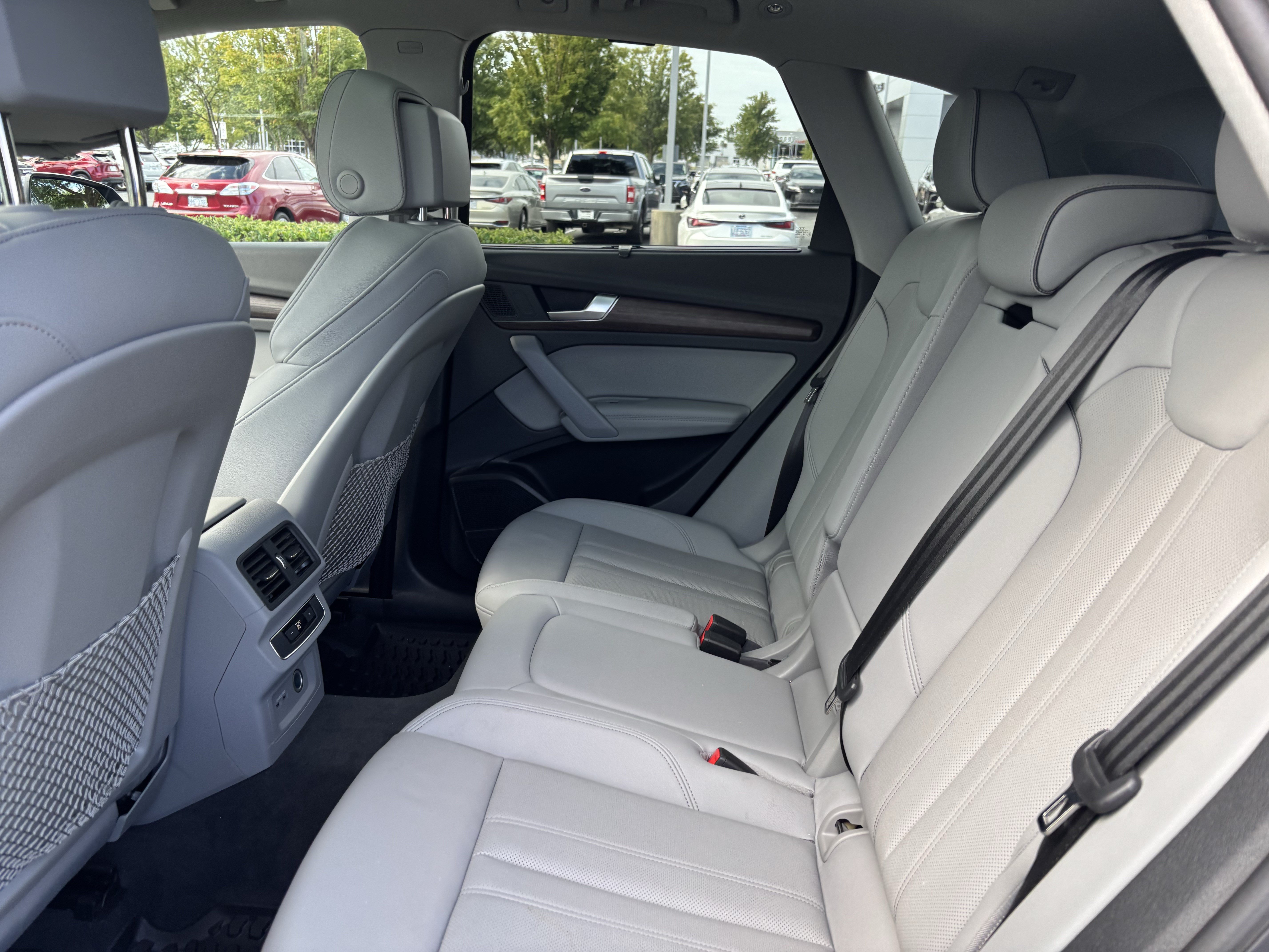 Used 2025 Audi Q5 2.0T Premium Plus w/ Premium Plus Package AWD/4WD image 19