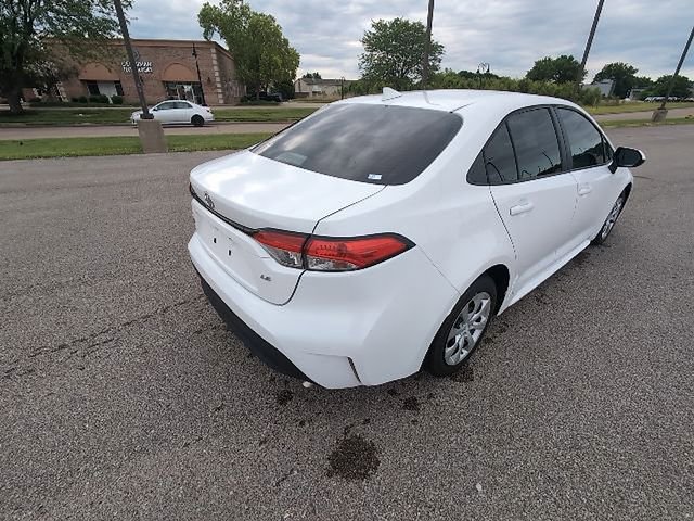 Used 2024 Toyota Corolla LE FWD image 5