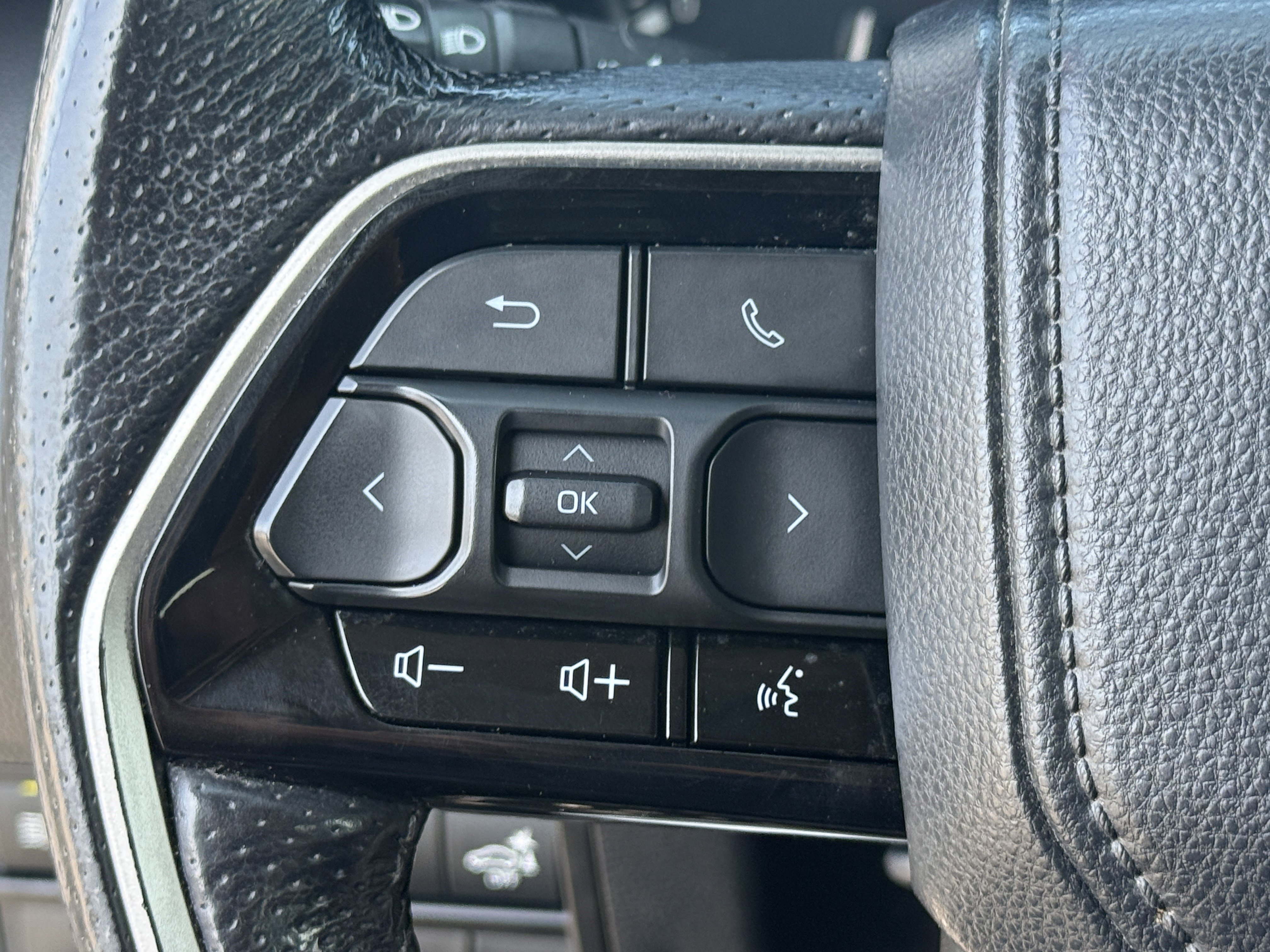 Used 2022 Toyota Tundra Limited image 17