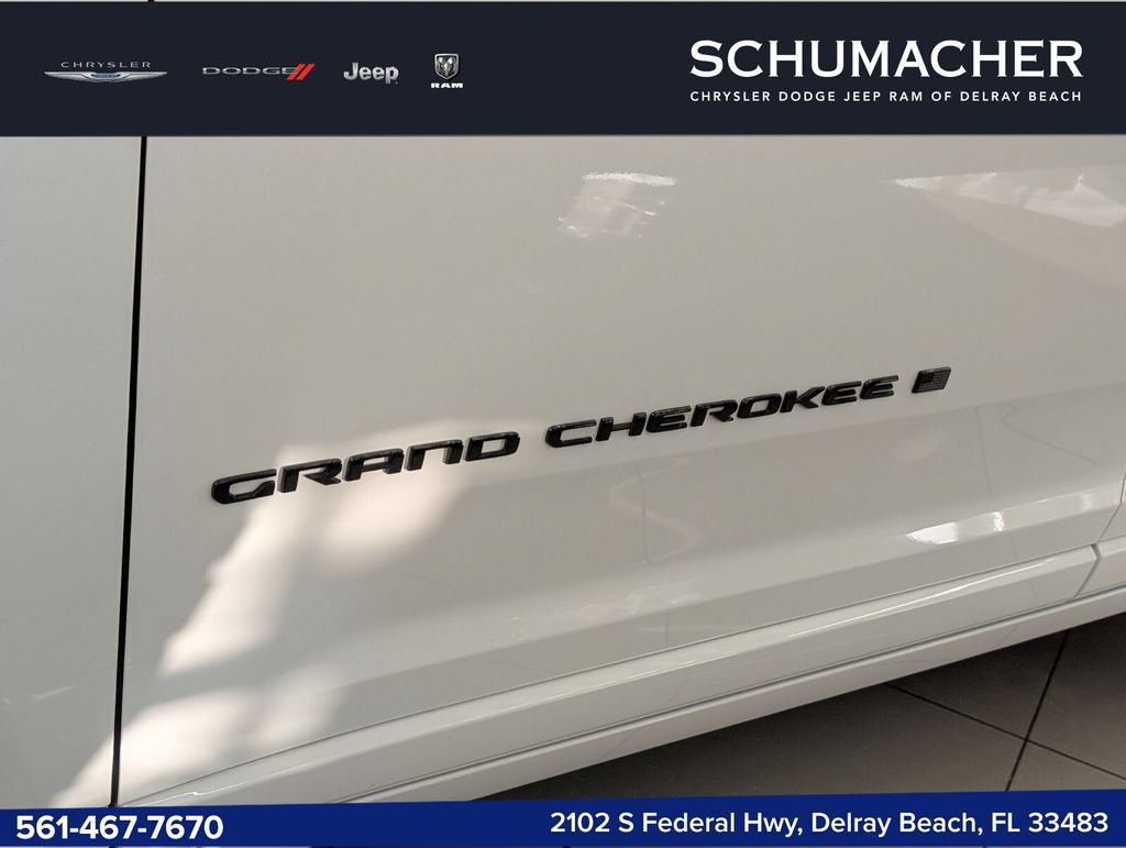 New 2025 Jeep Grand Cherokee Summit AWD/4WD image 5