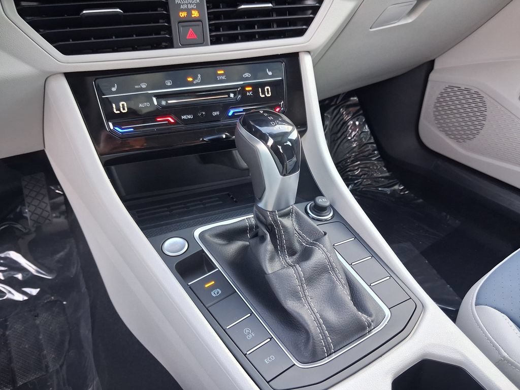 New 2026 Volkswagen Jetta SE FWD image 10