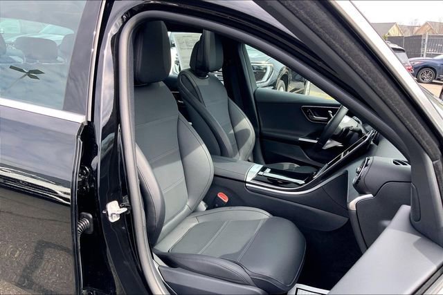 Used 2025 Mercedes-Benz C 300 4MATIC Sedan image 7
