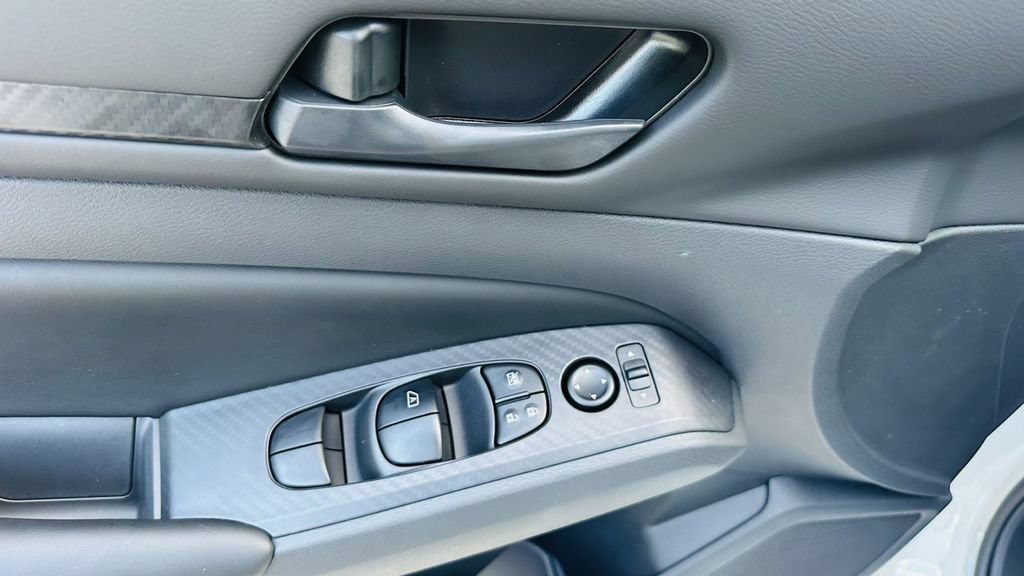 Certified 2025 Nissan Altima 2.5 S FWD image 14