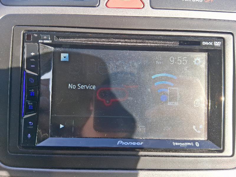 Used 2011 Volkswagen Tiguan S image 27