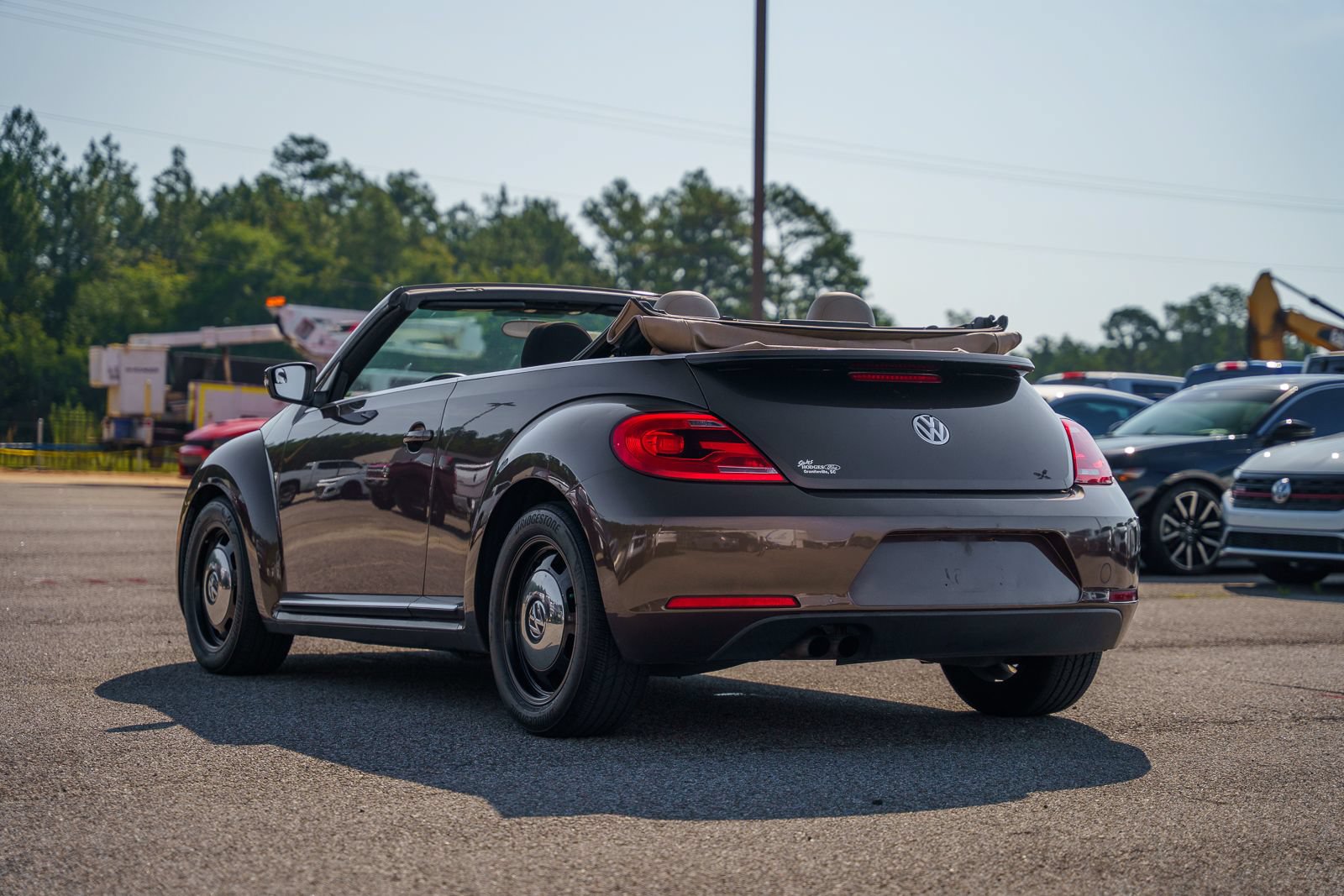 Used 2014 Volkswagen Beetle 1.8T FWD image 11