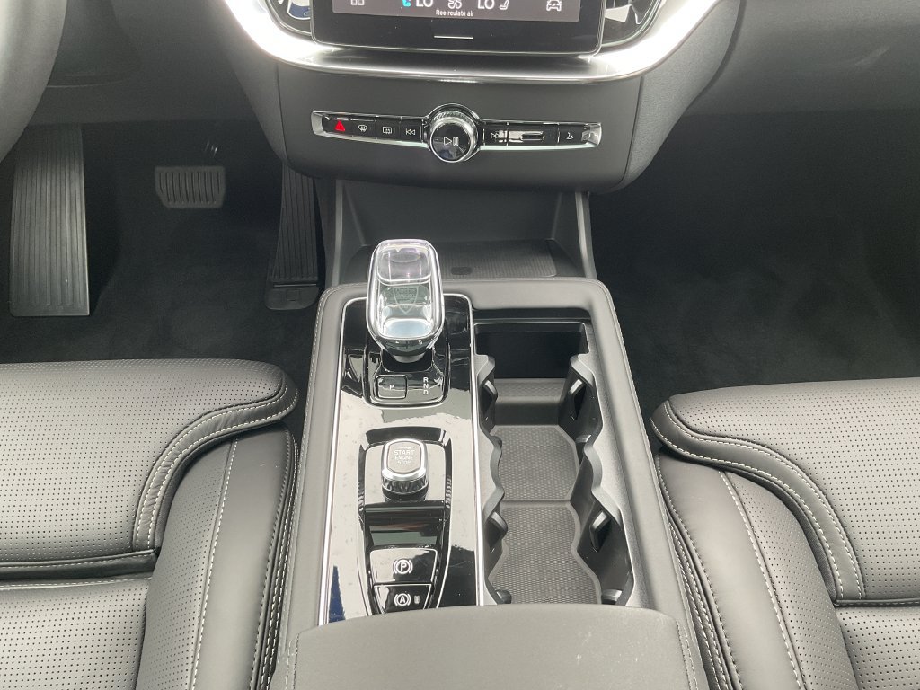 New 2027 Volvo XC90 B6 Ultra AWD/4WD image 30