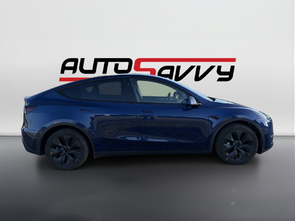 Used 2025 Tesla Model Y Long Range RWD image 4