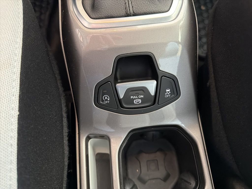 Used 2022 Jeep Renegade Latitude AWD/4WD image 15