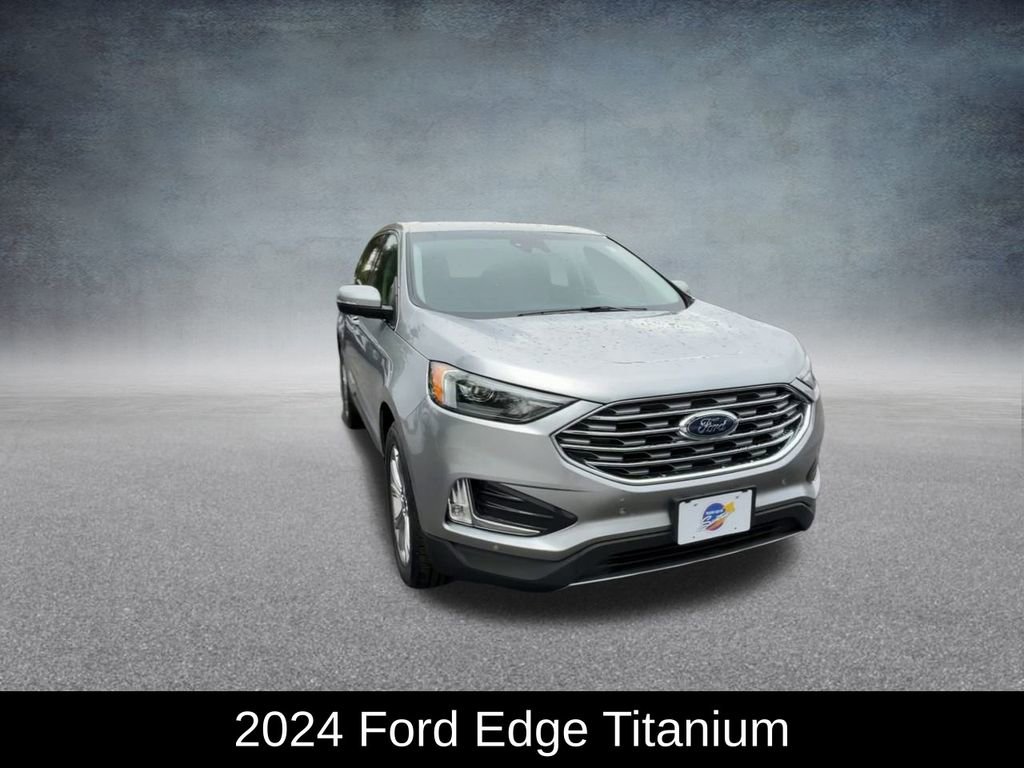 Used 2024 Ford Edge Titanium image 3