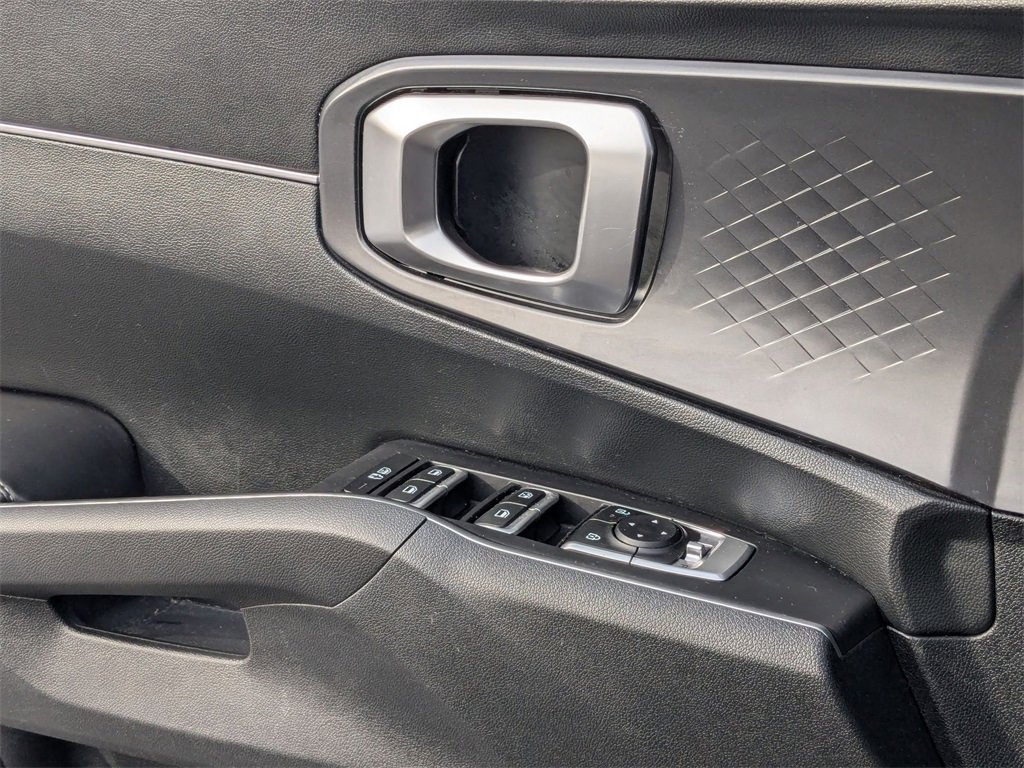 Used 2024 Kia Sorento S image 14