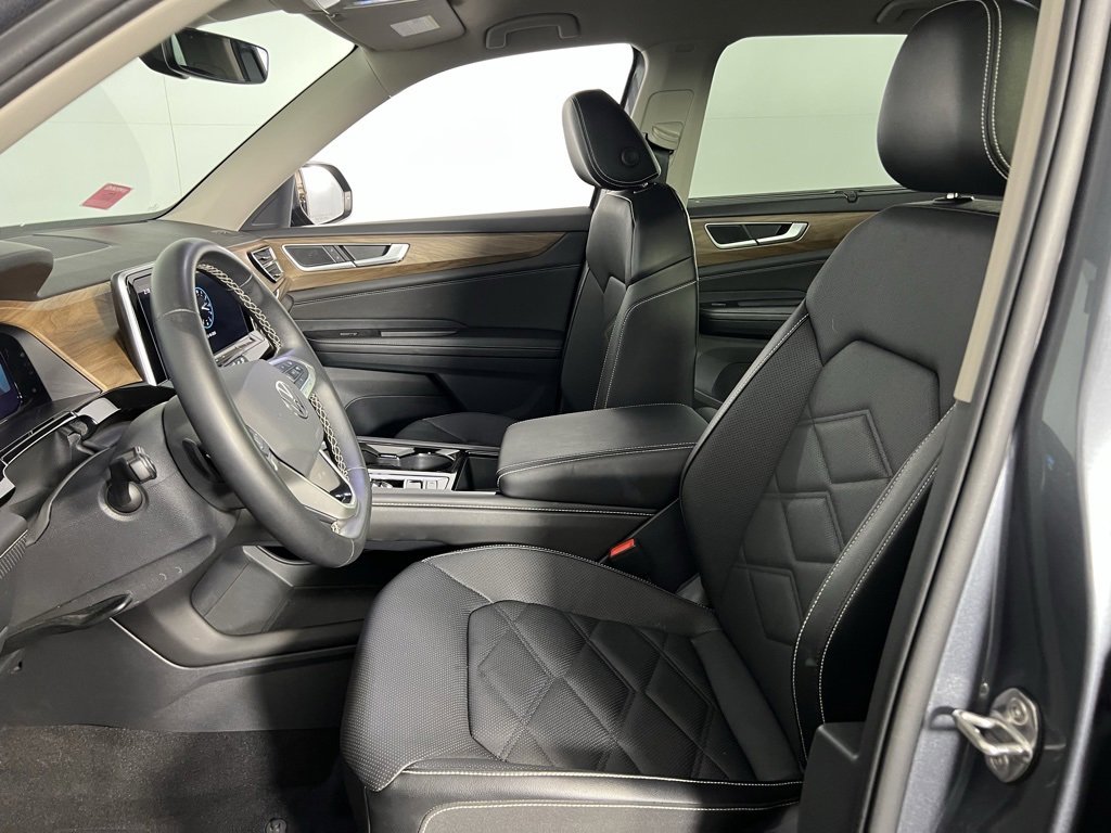 Used 2025 Volkswagen Atlas SE image 22