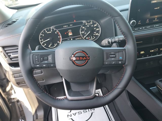 Certified 2025 Nissan Rogue SV image 17