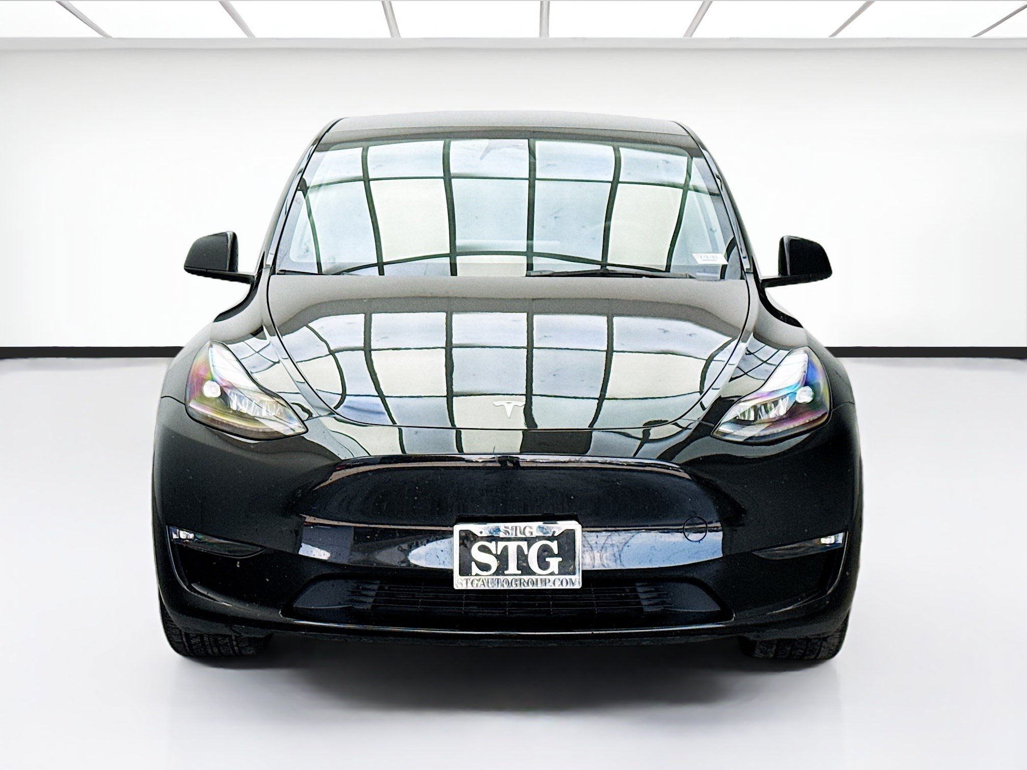 Used 2023 Tesla Model Y Long Range AWD/4WD image 2