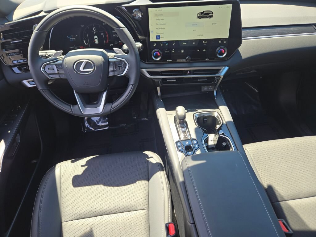 Used 2025 Lexus RX 350 Premium w/ Accessory Package (Z1) AWD/4WD image 2