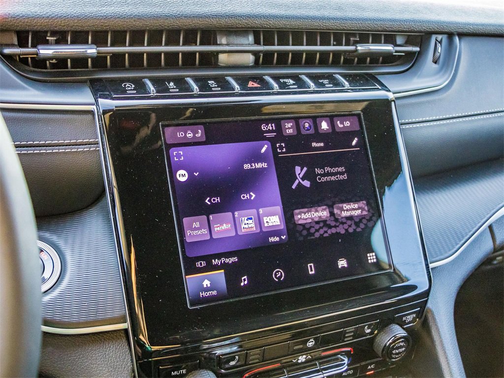 Used 2024 Jeep Grand Cherokee L Laredo image 29